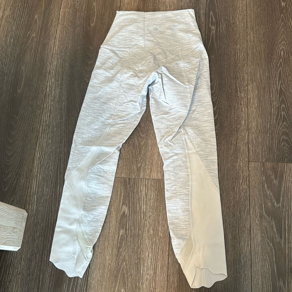 Peloton lululemon leggings with mesh white